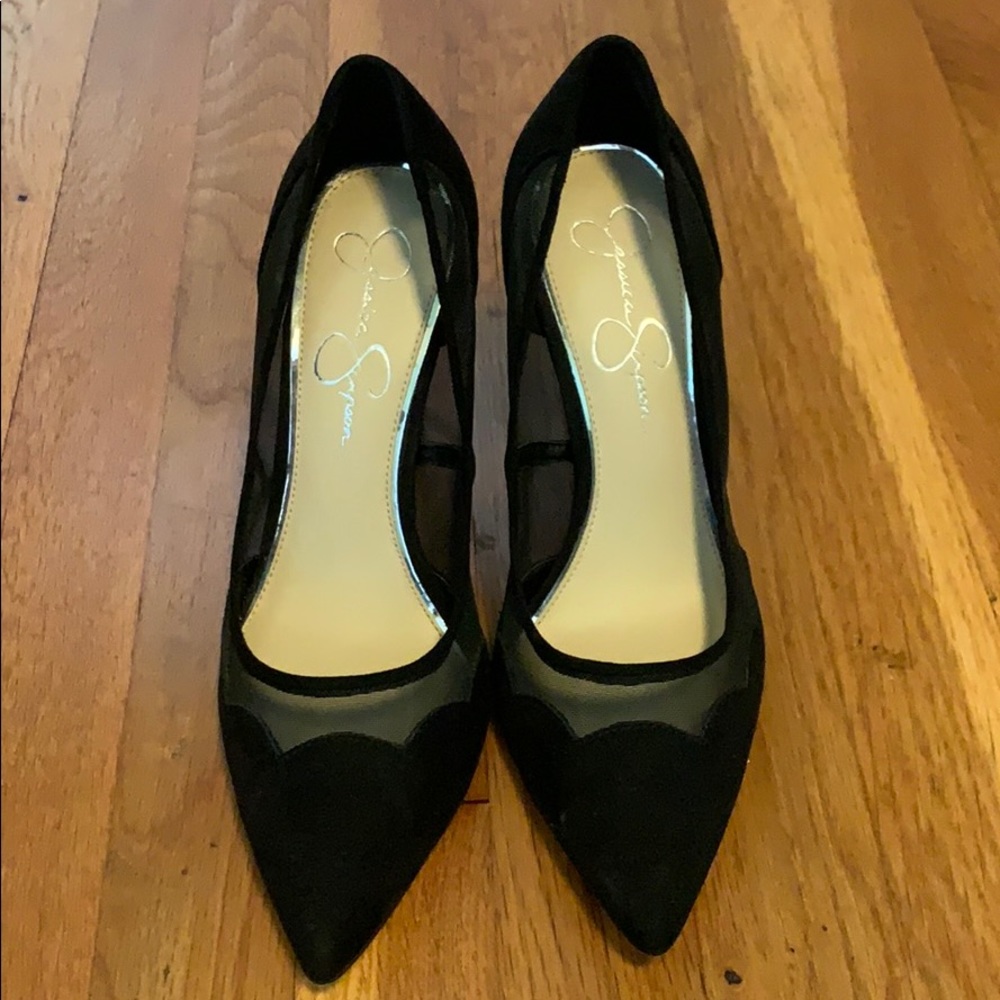 Jessica Simpson pumps